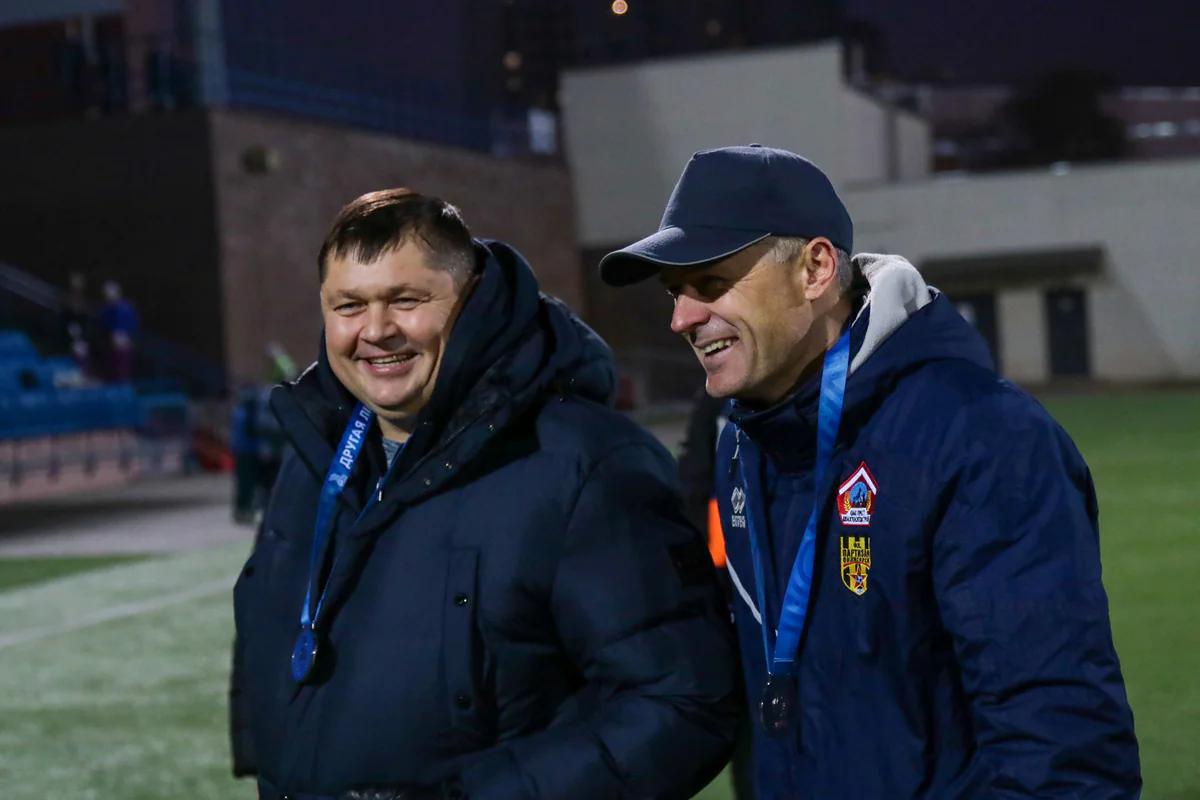 Николай Януш, Партизан