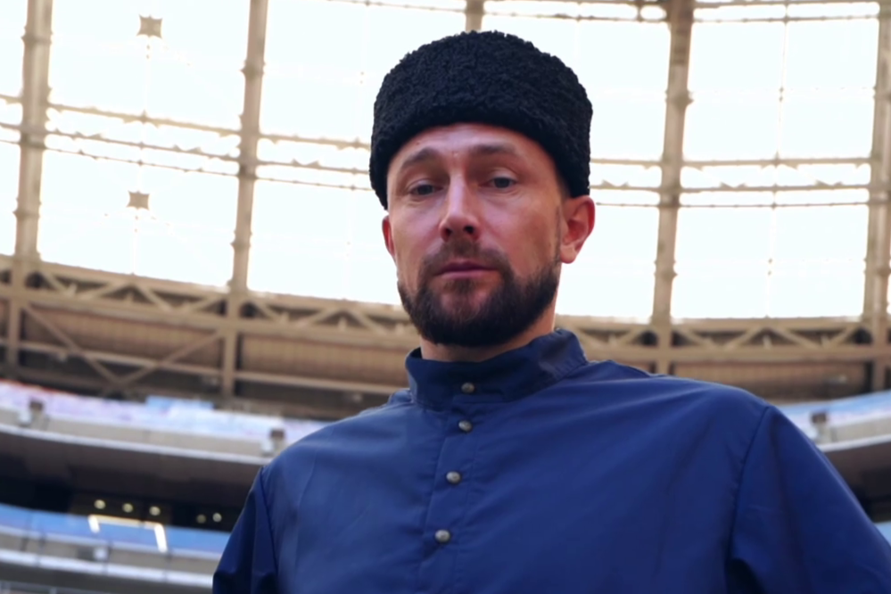 Кто изображен на фото