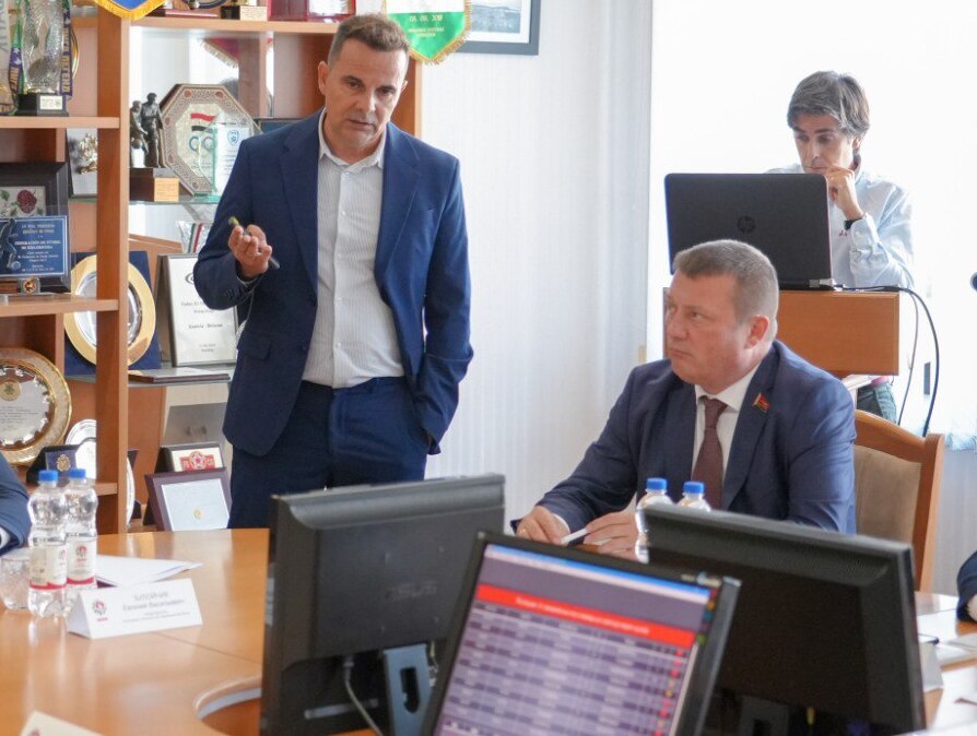 Карлос Алос