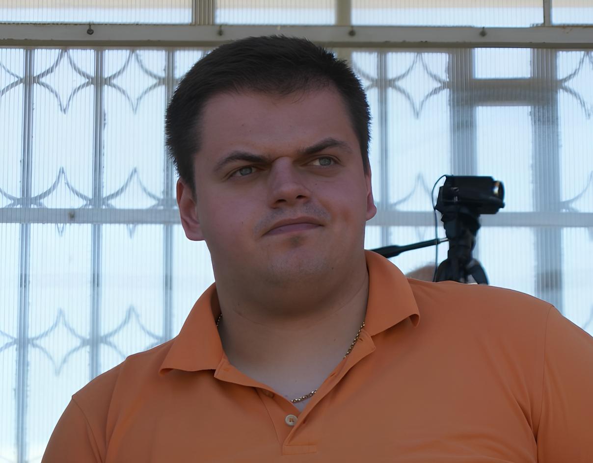 Денис Сарсания