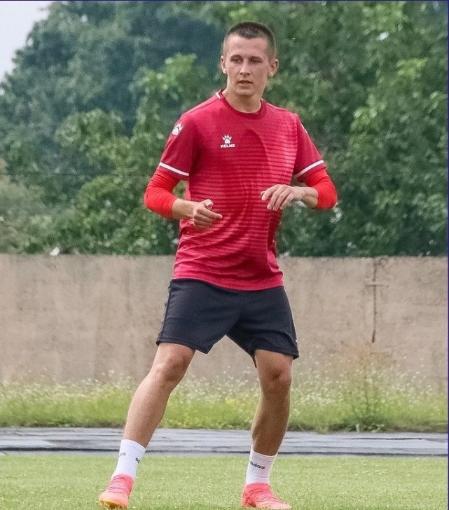 Артем Ярошик, Нива