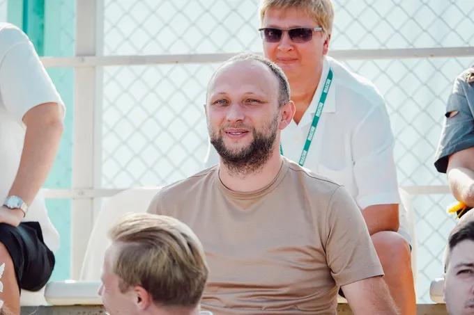 Артем Леонов