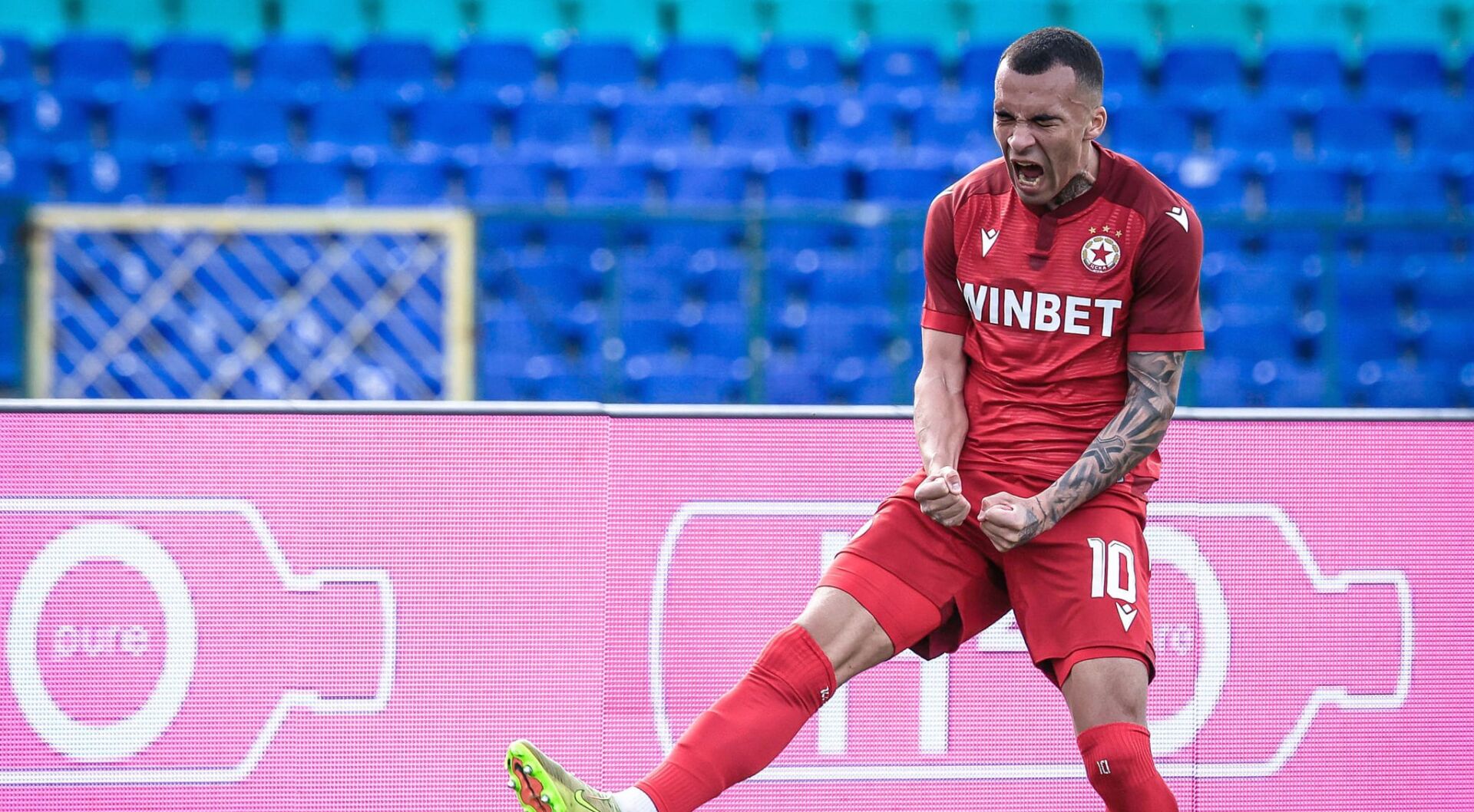 «Он приехал в сборную в отличной форме». Журналист bel.football объяснил, как Эбонг стал лидером атаки ЦСКА