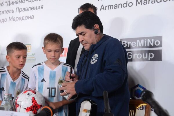 Диего Марадона, «Динамо» Брест